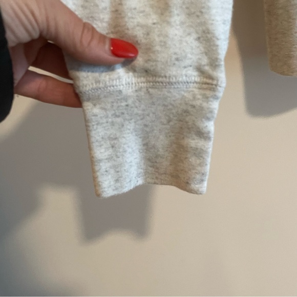 Nike | Gray Hood Ling Sleeve Top | Size S - Picture 5 of 9